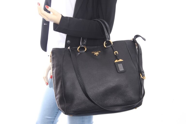 MATS　PRADA Vitello Daino 2way メタルハンドル Prada Two Way Tasche Schwarz Vitello Daino Leder BN2522