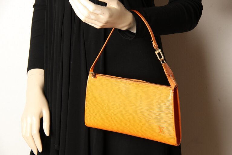 Louis Vuitton Pochette Accessoire Accessoires GM Mandarin Epi M5294H 